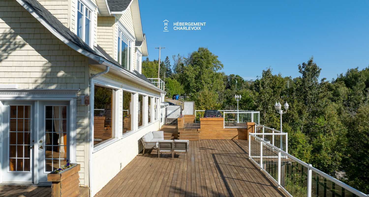 JAU-230 - Historic riverfront home with private hot tub